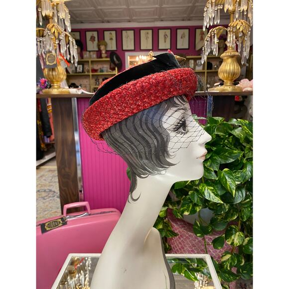 1950s red straw hat with flowers, breton boater, velvet flowers ribbon, easter - Picture 2 of 9